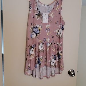 Amelia James ruffle tank size large